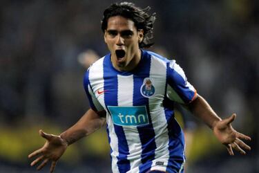 Monaco clasifica y espera por Falcao en fase de grupos