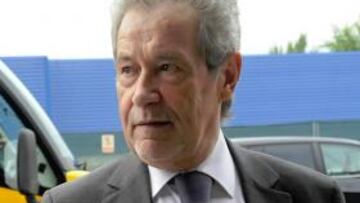 El presidente de la Federación Portuguesa de Fútbol, Gilberto Madail, se reunió ayer con Mourinho en Madrid.