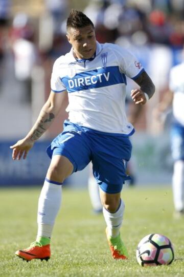 Futbol, Cobresal vs Universidad Catolica
Septima fecha, campeonato de clausura 2016/17
El jugador de Universidad Catolica Christian Bravo controla el balon durante el partido de primera division contra Cobresal disputado en el estadio El Cobre de El Salvador, Chile.
19/03/2017
Andres Pina/Photosport
***********
Football, Cobresal vs Universidad Catolica
7th date, Clousure Championship 2016/17
Universidad Catolica's player Christian Bravo controls the ball during the first division football match against Cobresal at the El Cobre stadium in El Salvador, Chile.
19/03/2017
Andres Pina/Photosport