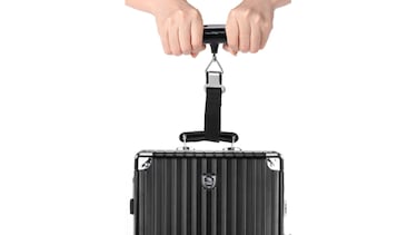 Este dispositivo con el que pesar tu maleta en casa te evitará quebraderos de cabeza en el aeropuerto