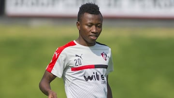 Clifford Aboagye se luce con un golazo lleno de magia en el entrenamiento