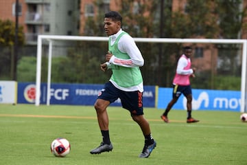 La Selección Colombia continúa su preparación para el primer partido de Eliminatoria ante Bolivia. Reinaldo Rueda trabaja con Juanfer, Wilmar Barrios y los jugadores del FPC. 