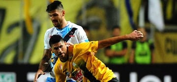 Sergio Almirón, delantero de Táchira