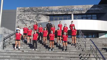 La plantilla del Zuazo, frente a Lasesarre