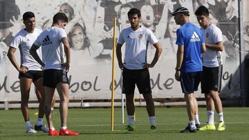 El Valencia rechaza negociar con el Sevilla por Dani Parejo