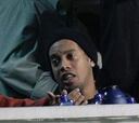 Ronaldinho recuerda que tiene contrato hasta 2010