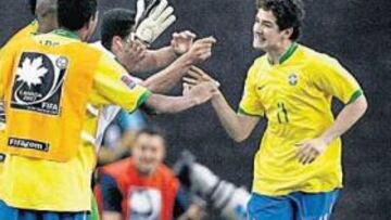 <b>SENSACIÓN. </b>El brasileño Alexandre Pato es el nuevo objeto de deseo de los grandes clubes europeos.