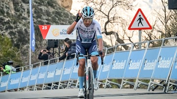 GRAFCVA5280. BENIFATO (ALICANTE), 06/02/2025.- El corredor colombiano Santiago Buitrago (Bahrain) se adjudicó la segunda etapa de la Volta a la Comunitat Valenciana-Banc Sabadell, entre La Nucía y Benifato de 166 kilómetros. EFE/Pablo Miranzo