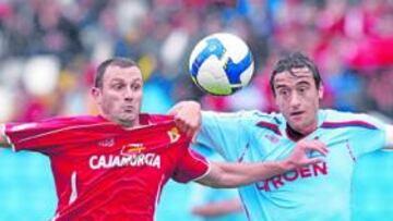 <b>DESPOTOVIC, DESACERTADO. </b>Ranko Despotovic pugna un balón con Francisco Noguerol. El serbio no firmó ayer un buen partido.