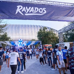 Otra vez violencia fuera y dentro del estadio de Monterrey