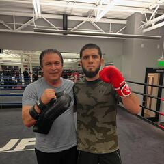 El entrenador de Makhachev: “Si la UFC nos pone a Topuria, pelearemos”