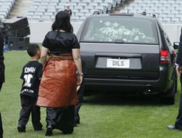 La viuda de Jonah Lomu, Nadene Lomu y sus hijos.