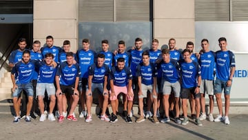 La plantilla del Deportivo Alavés pasa el reconocimiento médico en el arranque de la pretemporada .