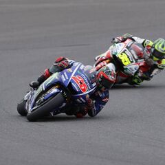 Pifia de Márquez que facilita otra victoria de Maverick