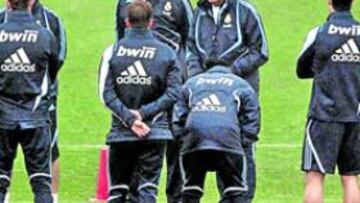 <b>POCOS EFECTIVOS. </b>Pellegrini tuvo 15 jugadores en el corrillo inicial pero luego se fueron al gimnasio Albiol, Van Nistelrooy, Guti y Kaká.