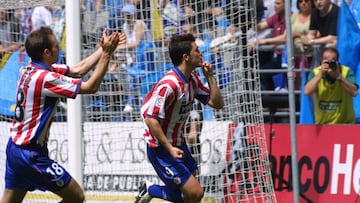 10-01-25. DAVID VILLA MANDA CALLAR A LA AFICIÓN LOCAL EN EL DERBI ASTURIANO DEL 28 DE OCTUBRE DE 2001, EL PRIMERO EN EL NUEVO CARLOS TARTIERE, QUE GANÓ EL SPORTING POR 0-2.