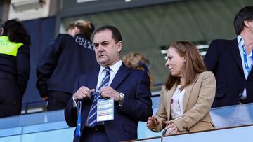José María Muñoz, administrador judicial, en el palco de La Rosaleda.