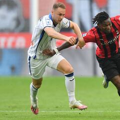 Theo se viste de Weah: el Milan, a un punto del Scudetto