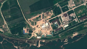 (FILES) This file satellite handout image provided by GeoEye on August 22, 2012 and taken on August 6, 2012 shows the Yongbyon Nuclear Scientific Research Centre in North Korea. - Nuclear-armed North Korea appears to have restarted its plutonium-producing