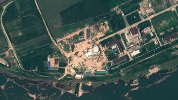 (FILES) This file satellite handout image provided by GeoEye on August 22, 2012 and taken on August 6, 2012 shows the Yongbyon Nuclear Scientific Research Centre in North Korea. - Nuclear-armed North Korea appears to have restarted its plutonium-producing reprocessing reactor in a "deeply troubling" development, the UN atomic agency has said on August 30, 2021, a possible sign Pyongyang is expanding its banned weapons programme. (Photo by Handout / GeoEye Satellite Image / AFP) / -----EDITORS NOTE --- RESTRICTED TO EDITORIAL USE - MANDATORY CREDIT "AFP PHOTO / GeoEye Satellite Image" - NO MARKETING - NO ADVERTISING CAMPAIGNS - DISTRIBUTED AS A SERVICE TO CLIENTS