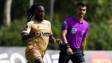 Según información de 'O Jogo', los clubes ingleses Brighton y Watford se unieron a la lucha por fichar al extremo hondureño de 25 años Alberth Elis.