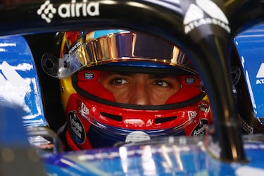 Carlos Sainz Jr. de Williams durante las pruebas de pretemporada en el Circuito Internacional de Baréin.