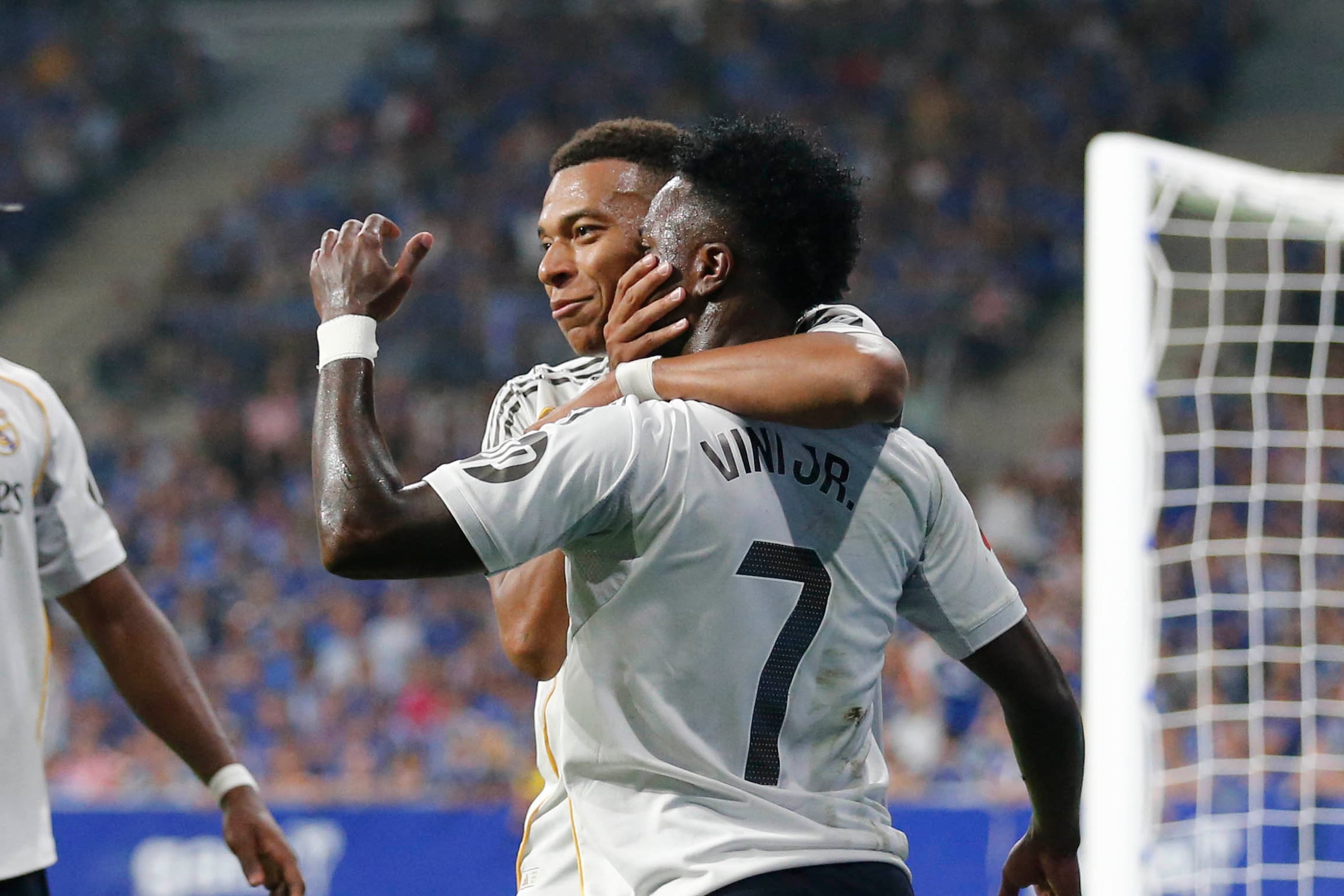 نادي ريال أوفييدو يعتذر لمبابي وريال مدريد عن الإيماءات العنصرية