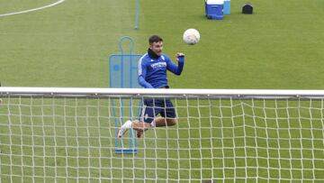 &Aacute;lvaro Gim&eacute;nez, durante un entrenamiento con el Real Zaragoza.