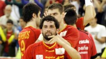 España destroza a Argentina