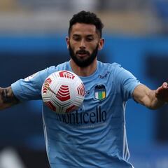 Larrondo sufre agresión de hinchas en su casa y analiza drástica medida