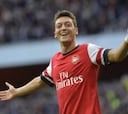 El Arsenal, con doblete de Özil, se exhibe ante el Norwich
