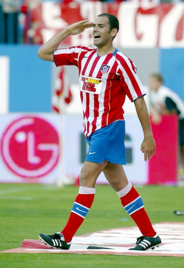 El delantero zaragozano defendió los colores rojiblancos en 76 encuentros en los que marcó 35 goles en las dos etapas en las que estuvo en el equipo: la temporada 2000-01 y la temporada 2004-05. 