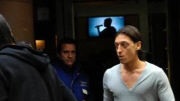 Özil: "Lo de que salgo mucho por las noches no es verdad"