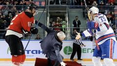 Mourinho se cae en partido de de hockey