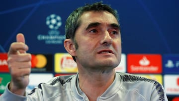 Soccer Football - Champions League - FC Barcelona Press Conference - Ciutat Esportiva Joan Gamper, Barcelona, Spain - April 15, 2019 Barcelona coach Ernesto Valverde during the press conference REUTERS/Albert Gea
