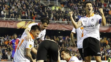 El Valencia goleó al Basilea.