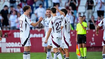 Higinio celebra un gol con el Albacete