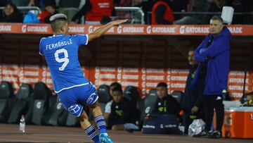Futbol, Universidad de Chile vs Union Espanola.
Fecha 22, Campeonato Nacional 2024.
El jugador de Universidad de Chile Leandro Fernandez, celebra su gol contra Union Espanola durante el partido de primera division disputado en el estadio Nacional en Santiago, Chile.
27/08/2024
Marcelo Hernandez/Photosport
Football, Universidad de Chile vs Union Espanola.
22th turn, 2024 National Championship.
Universidad de Chile's player Leandro Fernandez celebrates his goal against Union Espanola during the first division match held at the Nacional stadium in Santiago, Chile.
27/08/2024
Marcelo Hernandez/Photosport