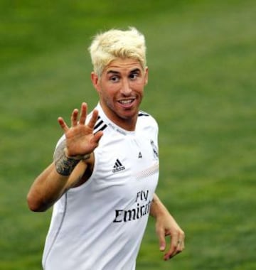 9. En el 2005, Sergio Ramos, proveniente del Sevilla, fichó por el Real Madrid por un monto de entre 25 y 27 millones de euros.