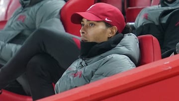 Soccer Football - Premier League - Liverpool v Wolverhampton Wanderers - Anfield, Liverpool, Britain - December 6, 2020 Liverpool&#039;s Virgil van Dijk watches the match from the stands Pool via REUTERS/Jon Super EDITORIAL USE ONLY. No use with unauthori