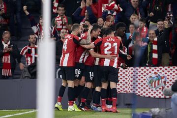 1-0. Iker Muniain celebró el primer gol.