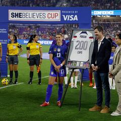 Alex Morgan recibió homenaje por sus 200 apariciones con Estados Unidos