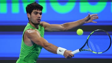 Tennis - Qatar Open - Khalifa International Tennis and Squash complex, Doha, Qatar - February 19, 2026 Spain's Carlos Alcaraz in action during his quarterfinal match against Russia's Karen Khachanov REUTERS/Mohammed Salem