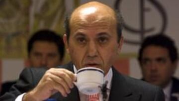 Del Nido: "Es imprescindible entrar tres o cuatro años seguidos en Liga de Campeones"