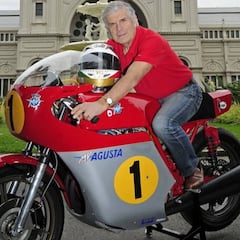Giacomo Agostini: “Rossi y Márquez perderían contra mí”