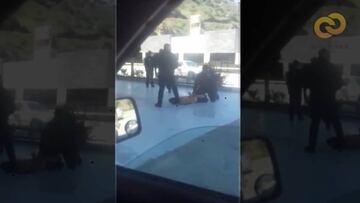 Salen a la luz imágenes de un policía de Tijuana asfixiando a un detenido con la bota en el cuello