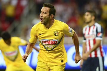 Una de las noches más celebradas por el americanismo en un Clásico Nacional se desarrolló en la edición del Clausura 2014. Las Águilas propinaron un 4-0 al Rebaño, una de las victorias más holgadas en la historia de la rivalidad y además fue en calidad de visitante. Quien brilló aquella noche fue Luis Gabriel Rey, quien logró par de anotaciones y colaboró en el tanto de Jiménez.