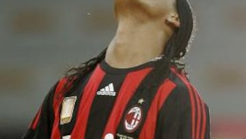 <strong>DORSAL.</strong> El 80 es el número elegido por Ronaldinho para su camiseta en su primera temporada en Milán.