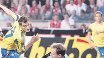 <b>BUEN CABECEADOR. </b>El juego aéreo de la Real se verá reforzado con la llegada de Skoubo, que mide 1,91.