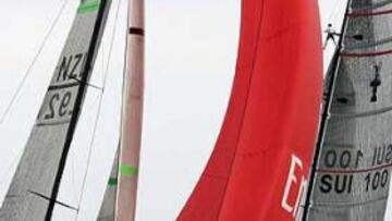 <b>QUEJA.</b> El sindicato neozelandés presentó una protesta por el artículo 31.6 del reglamento de competición, en el que se señala que "la vela mayor debe poder ser arriada desde cubierta sin que ningún miembro de la tripulación deba subirse al palo para hacerlo".